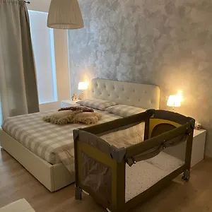 & Cozy Venezia